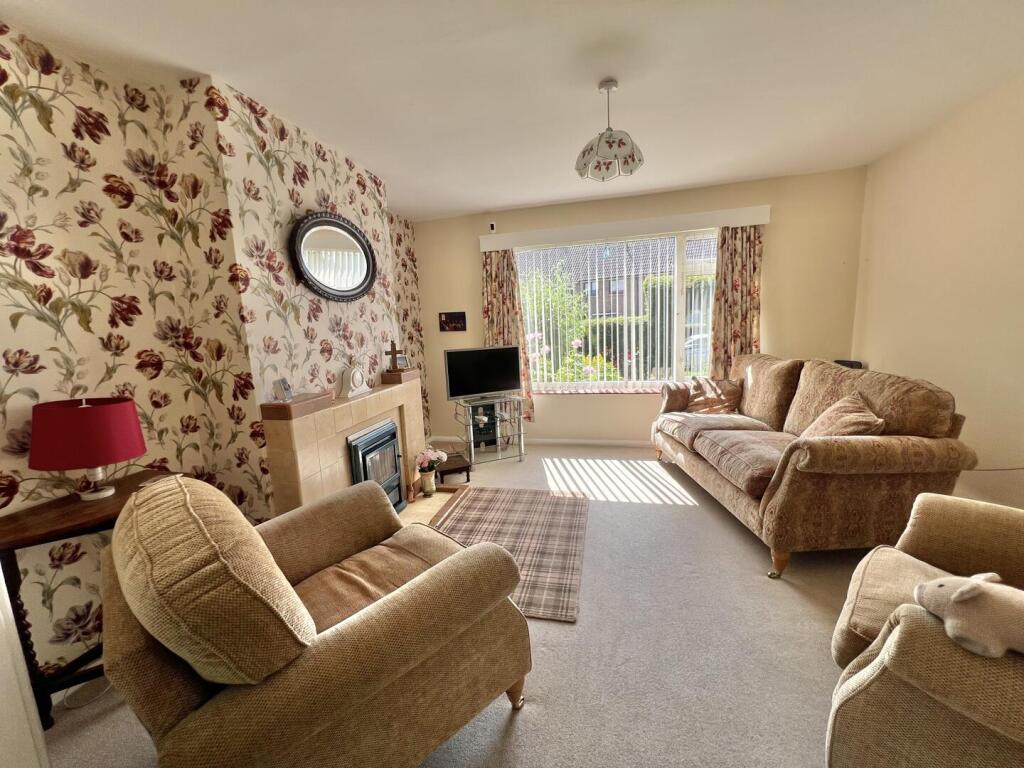 Bewick Crescent, Newton Aycliffe photo 4