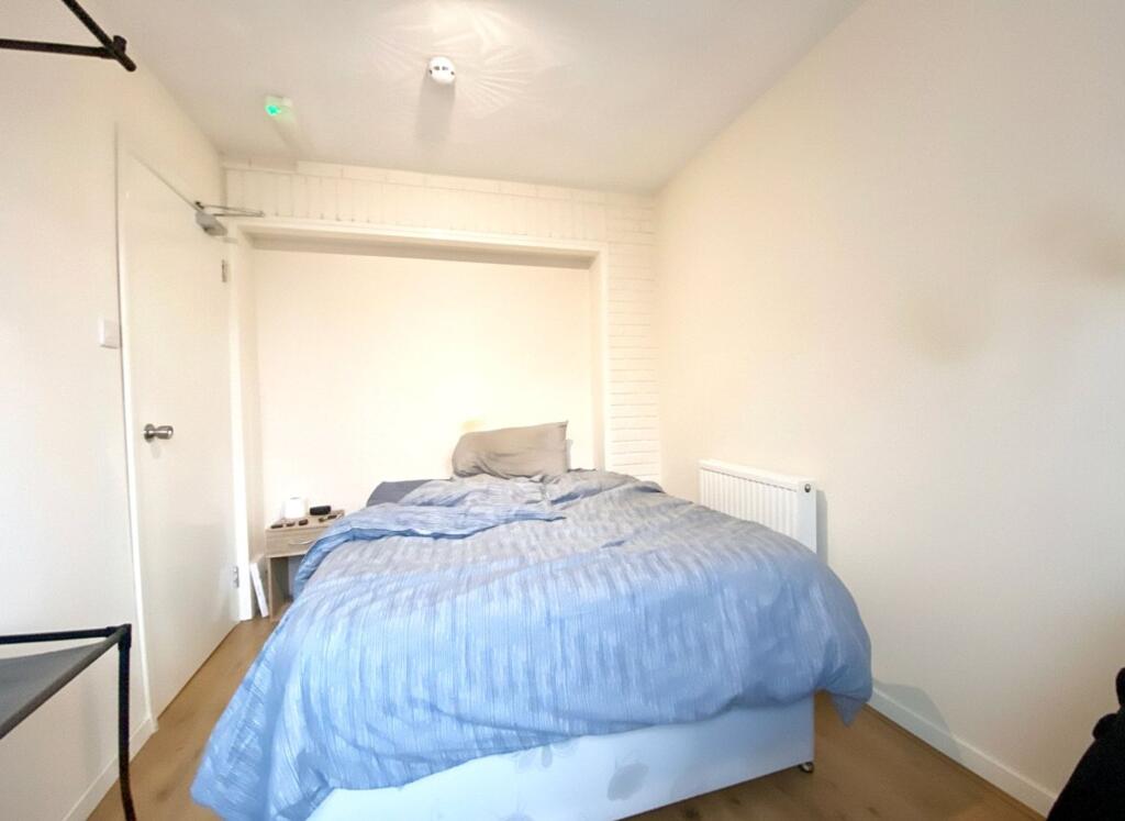 6 bedroom terraced house for rent