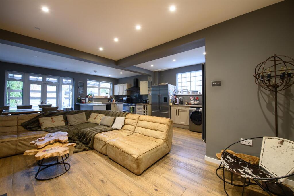 House in London, Bowes Park, New Southgate - View 4