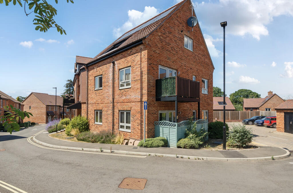 Main image of property: 29 Samuel Jarvis Avenue, Fair Oak, Eastleigh