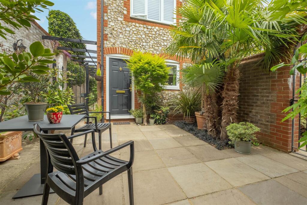 House in Elmbridge, Long Ditton - View 5