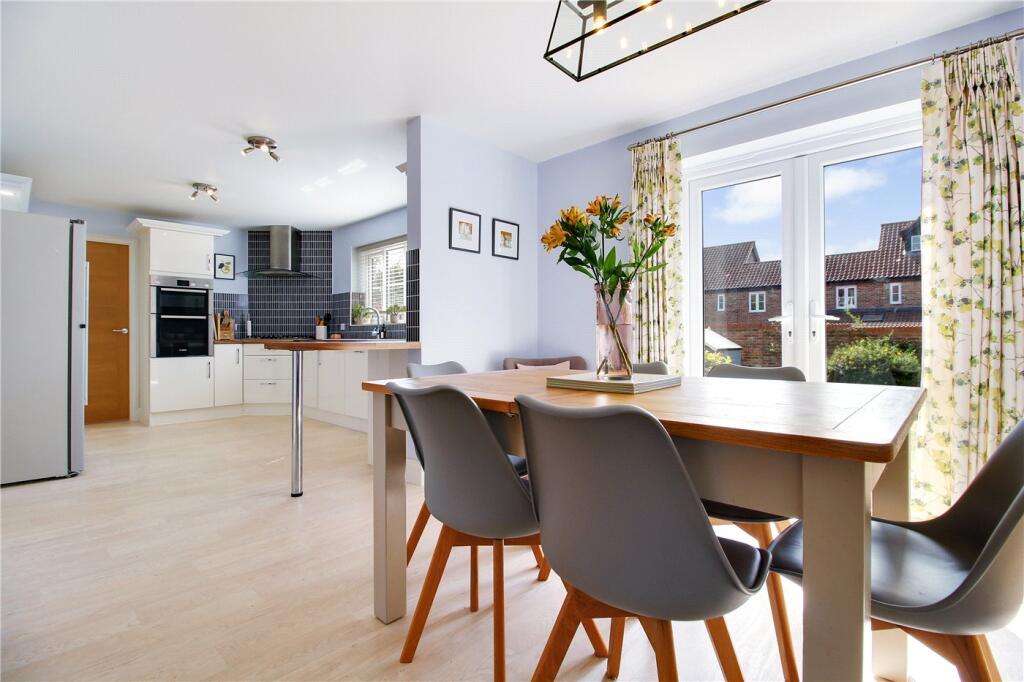 House in South Norfolk, Poringland - View 5