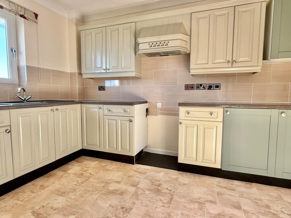 Apartment in Milford on Sea, Milford-on-Sea - View 4
