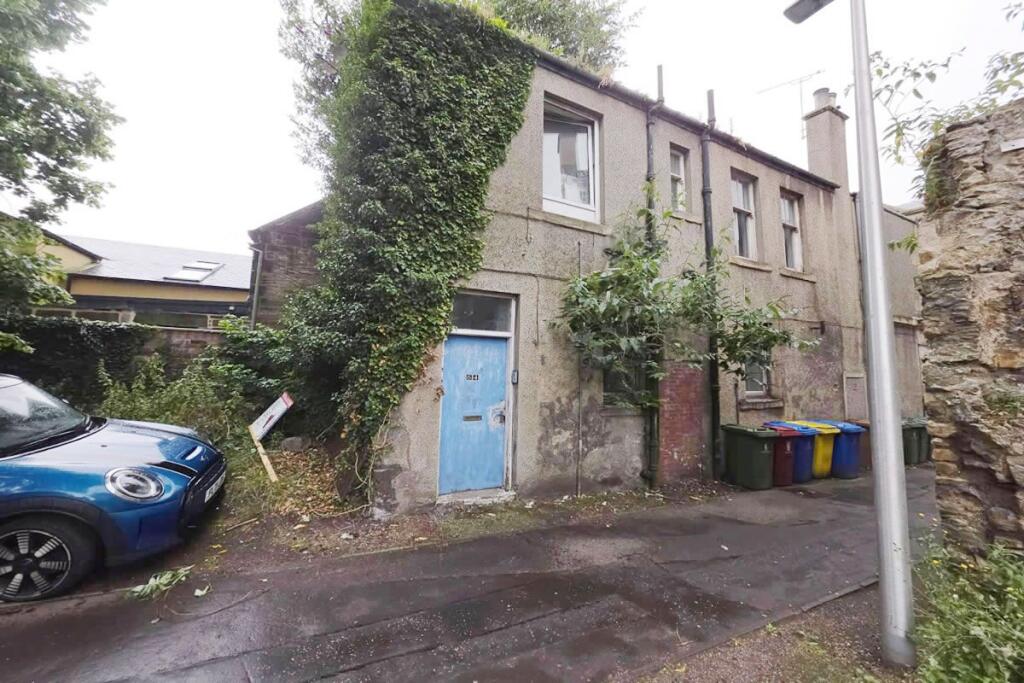 Main image of property: 64, South St, Upper Flat, Boness, EH519HA