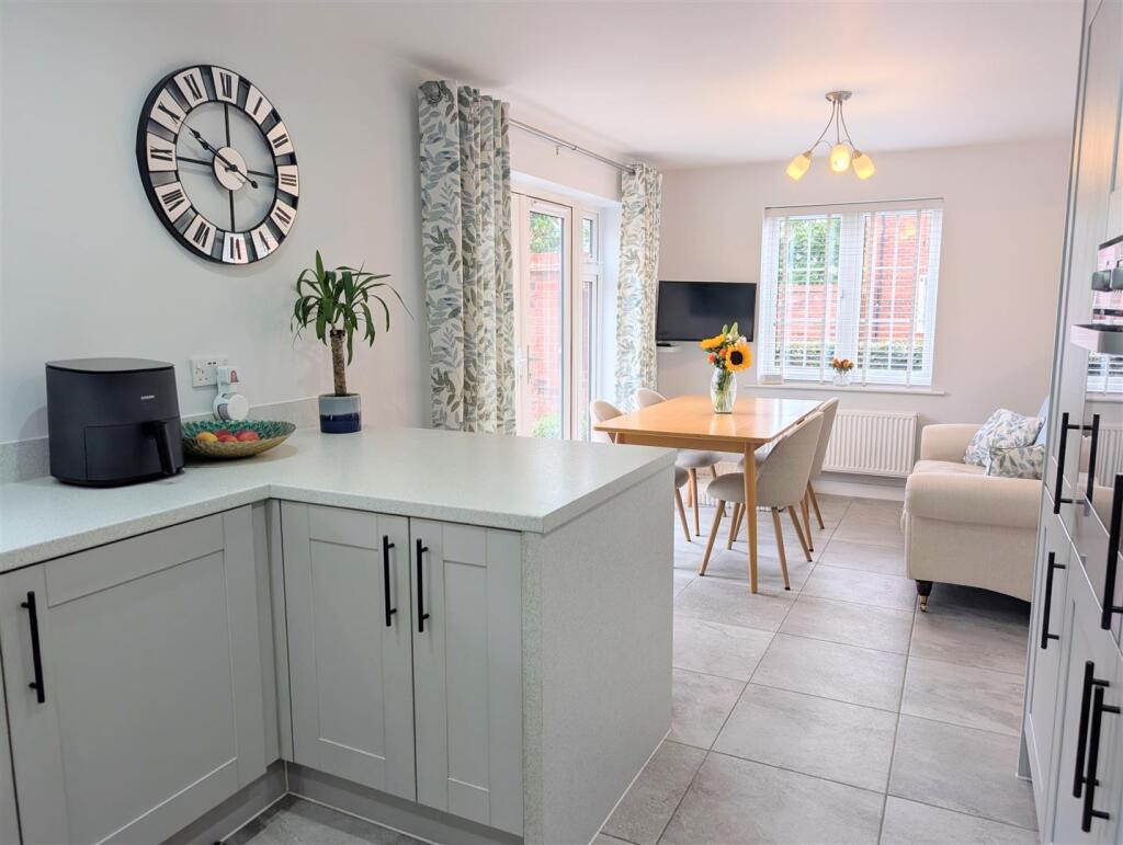 House in Shrewsbury, Sutton Farm - View 4