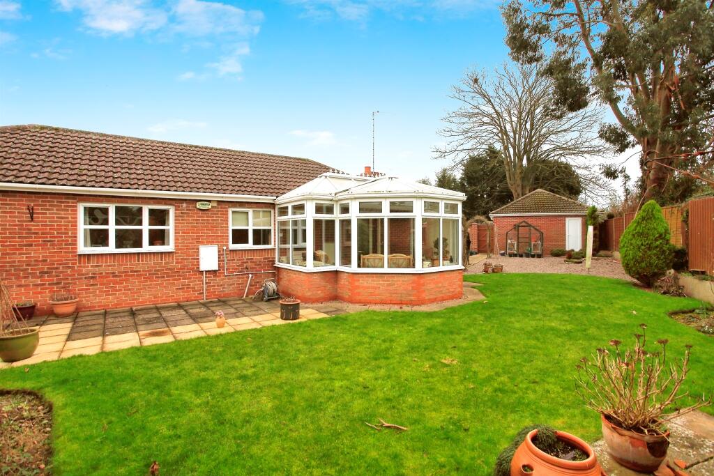 2-bed detached on Fulbridge Road, Peterborough, £300,000