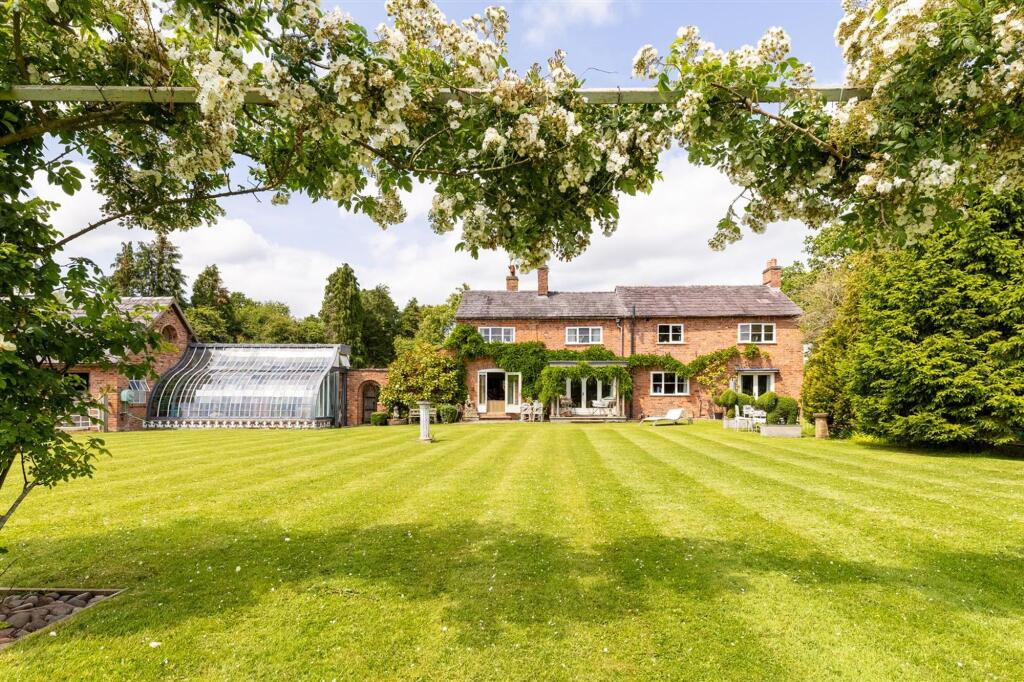 Main image of property: Windmill Cottage, Wrexham Road, Burland