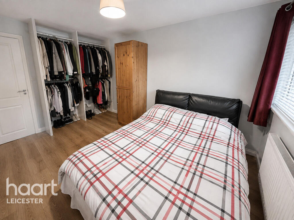 Apartment in Leicester, Beaumont Leys - View 4
