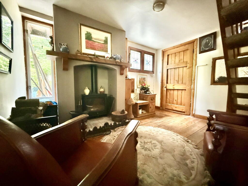 House in Gloucester - View 5