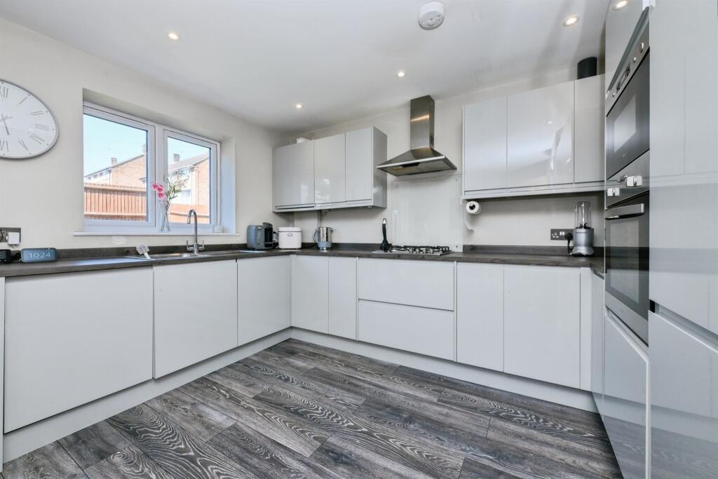 Main image of property: Spring Lane, Hemel Hempstead