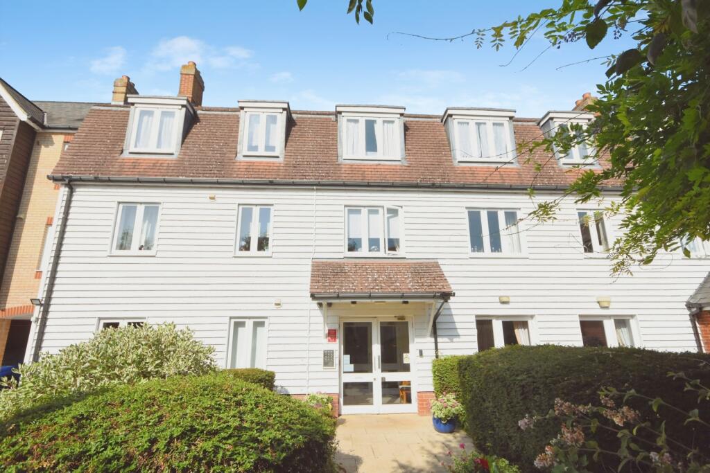 Main image of property: Roche Close, Rochford, Essex, SS4