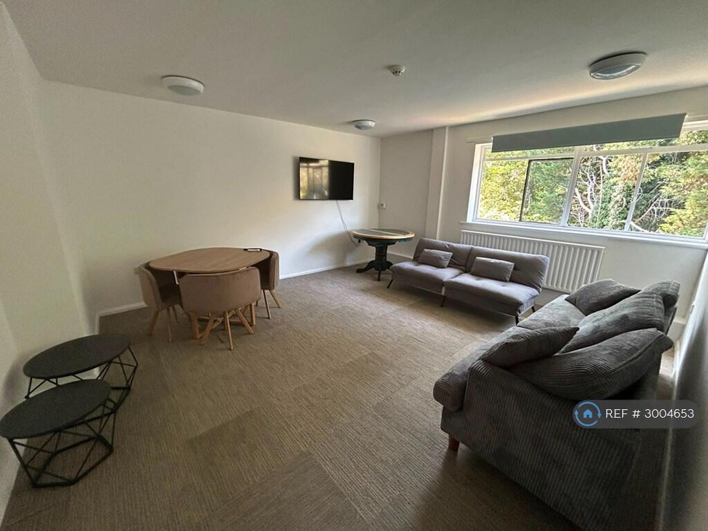 House in Kingston upon Thames - View 3