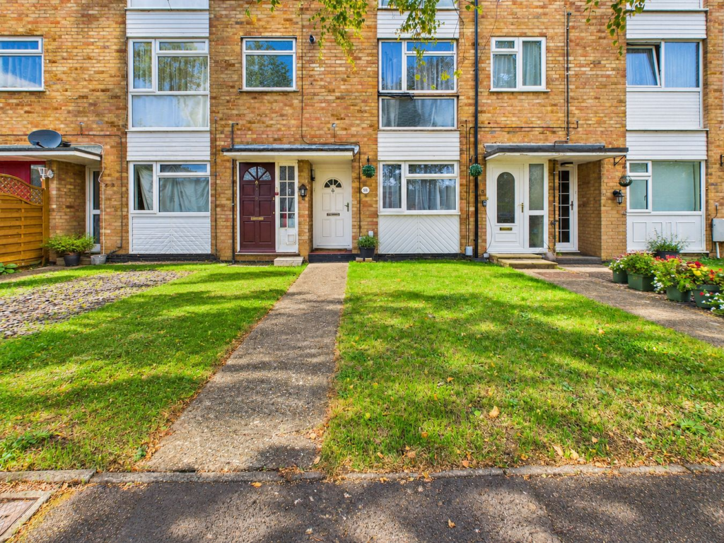 Apartment in North Hertfordshire, Jubilee Industrial Centre - View 2