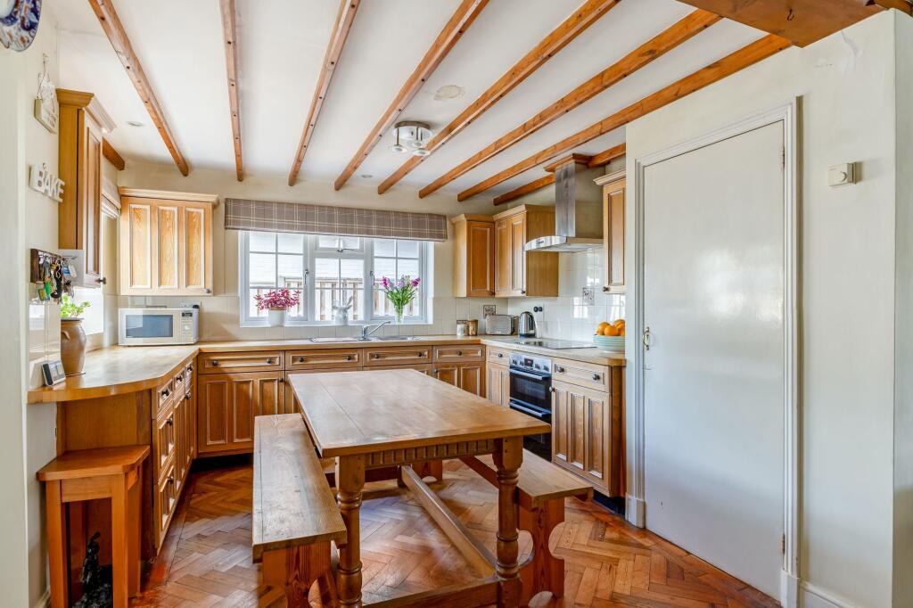 House in Chichester, Wisborough Green - More
