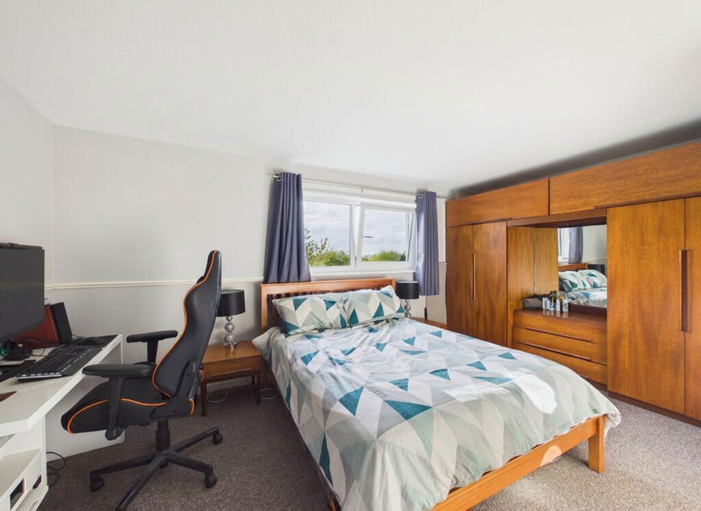 Apartment in Fareham, Palmerston Business Park, West End - View 4