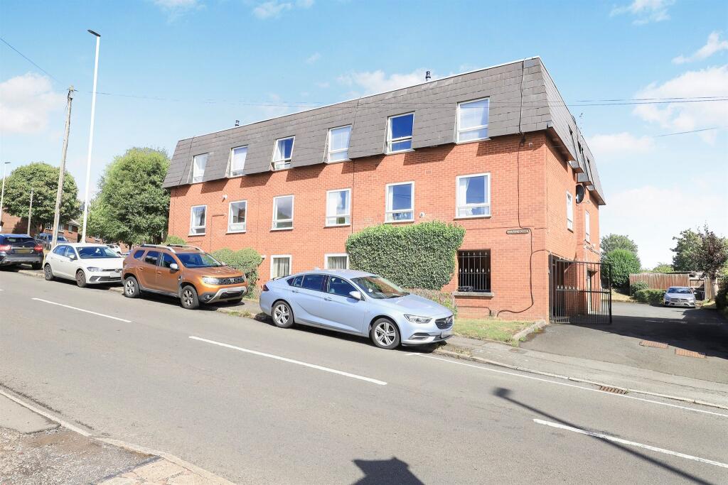1-bed flat on Bourne Street, Coseley, Bilston, £99,999