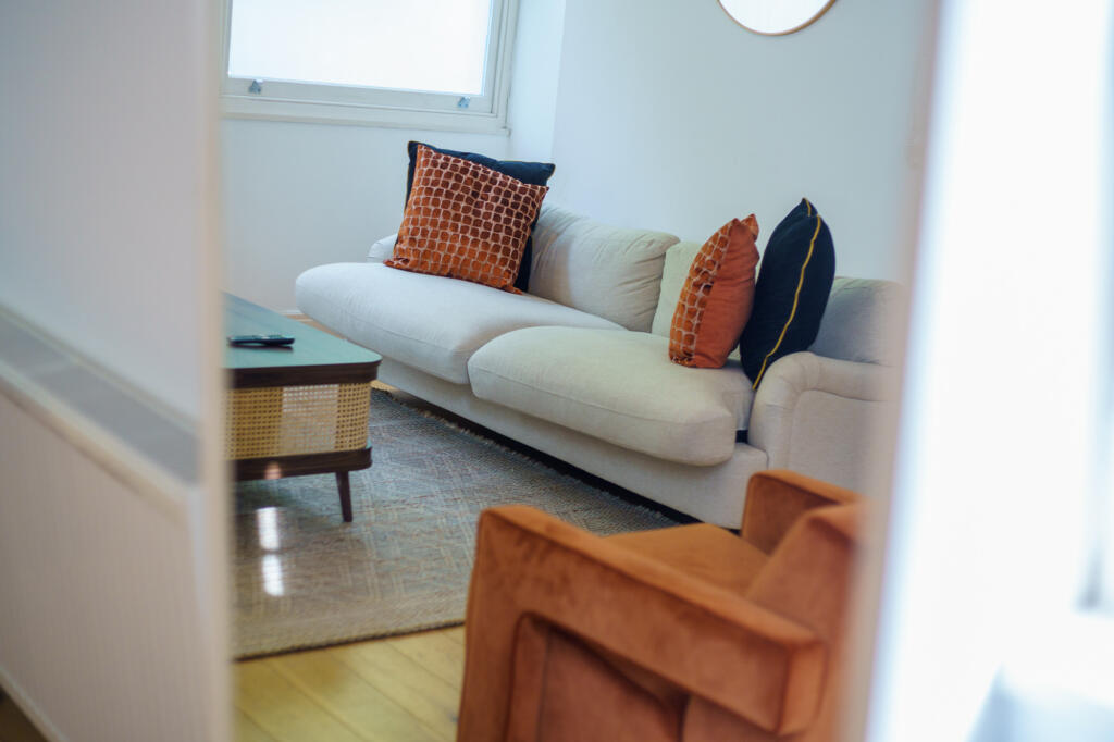 2 bedroom maisonette for rent