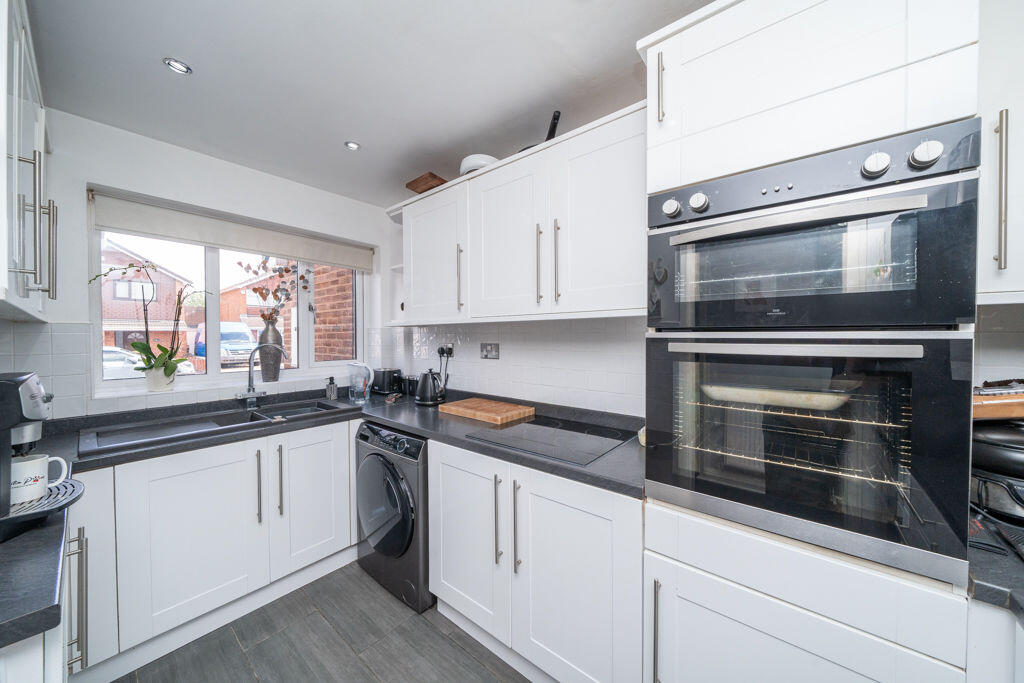 Courtland Road, Kingswinford - More