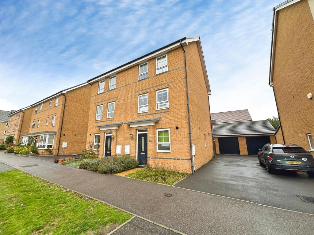 3-bed semi-detached on John Liddell Way, Basingstoke, Hampshire, RG21, £465,000