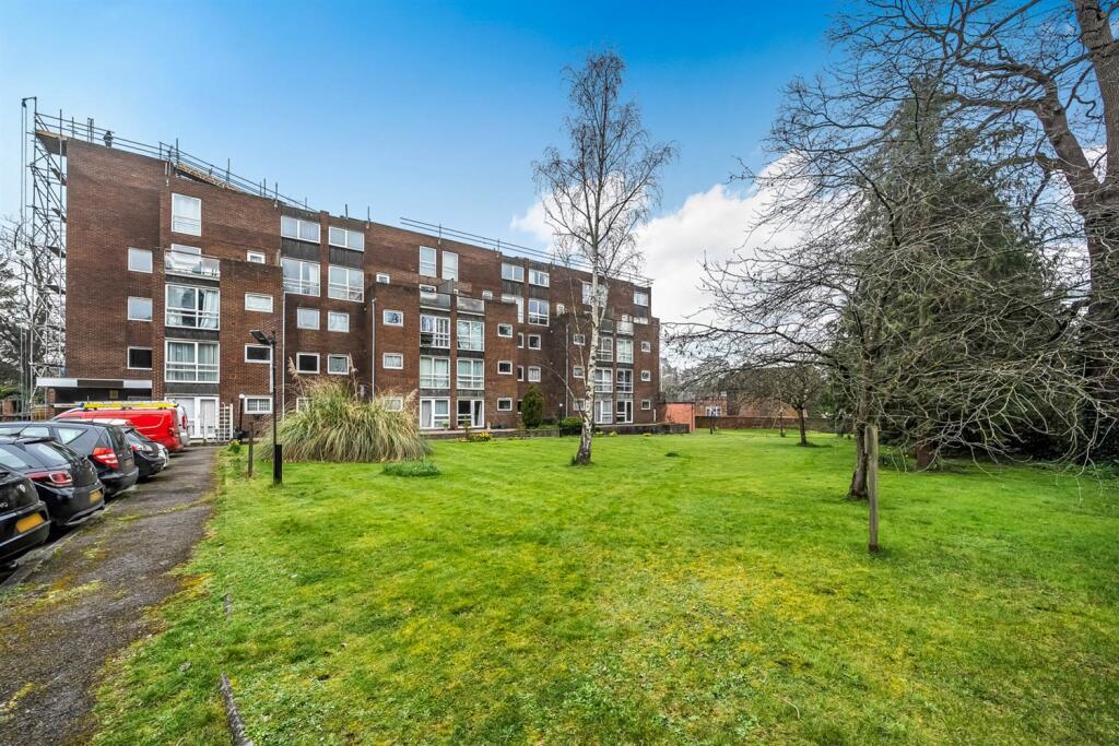 Main image of property: Belgravia Court, Bath Road, Reading, RG30