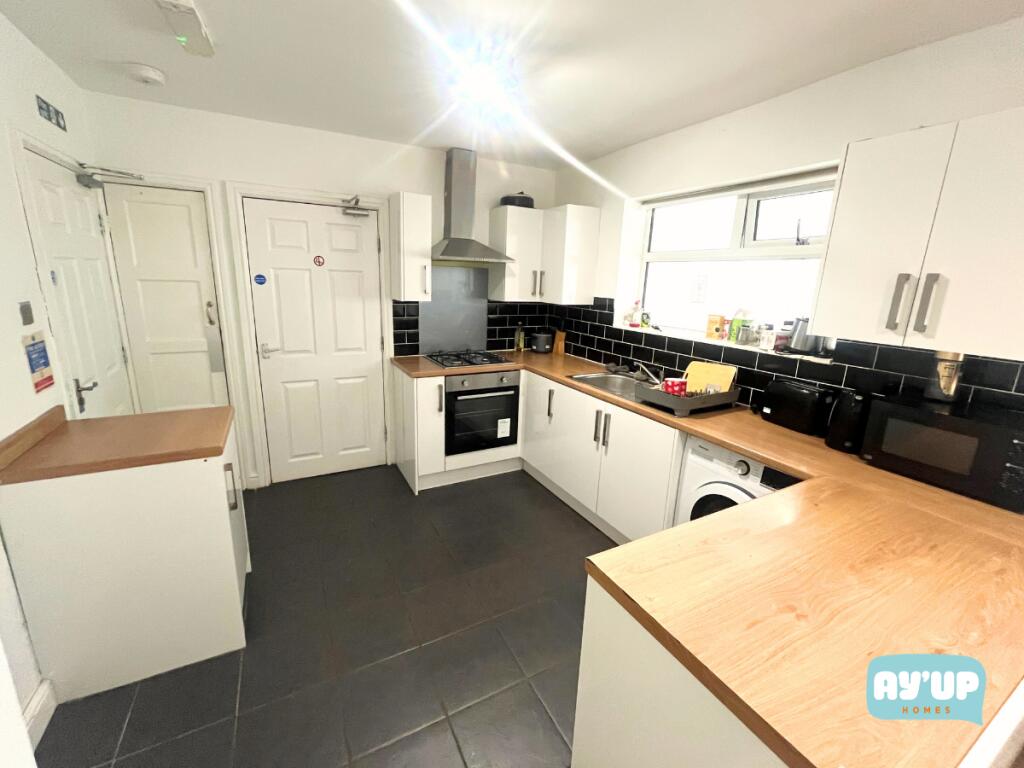House in Doncaster, South Yorkshire - More