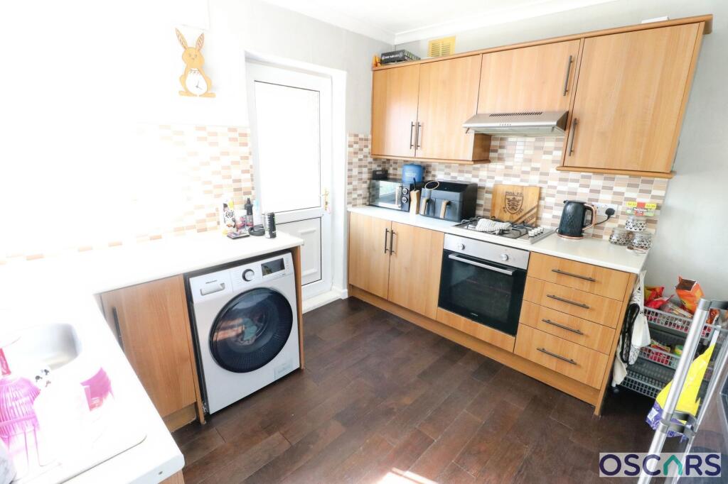 House in Hull - View 4