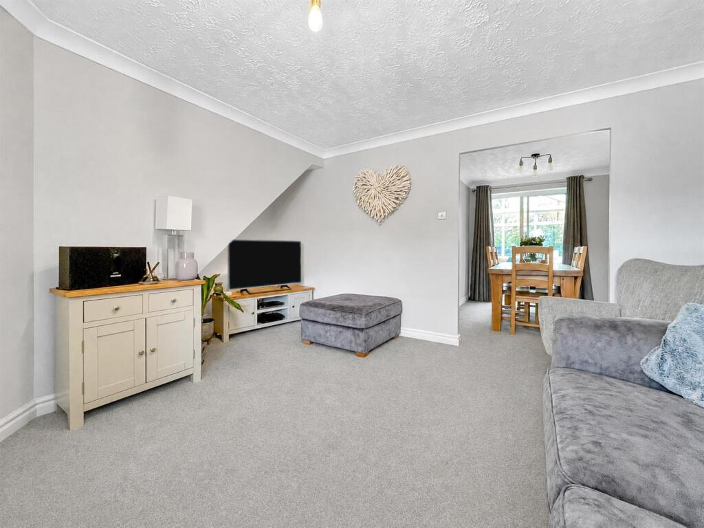 Horseshoe Close, Cosby, Leicester photo 3