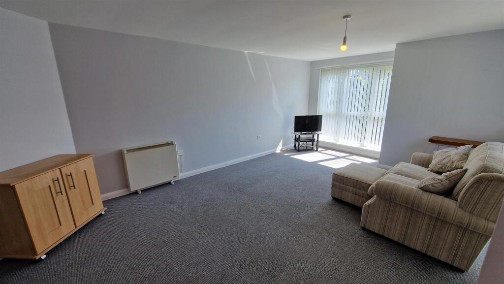 Apartment in North Tyneside, Killingworth - View 4