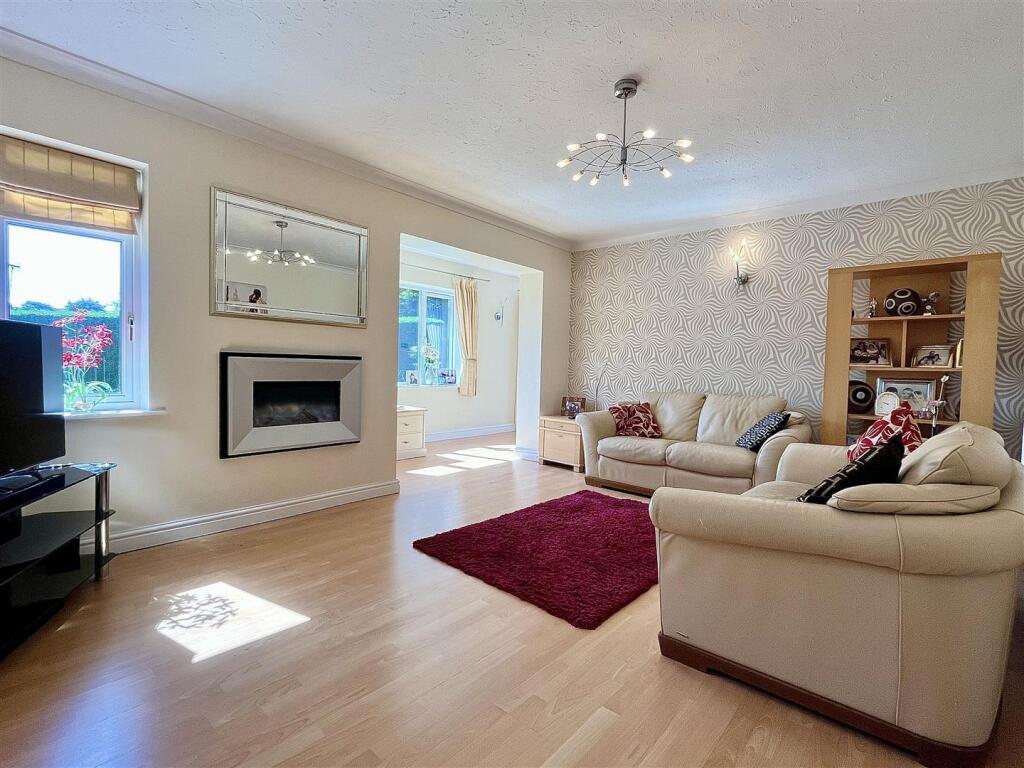 Hawfield Grove, Sutton Coldfield photo 4