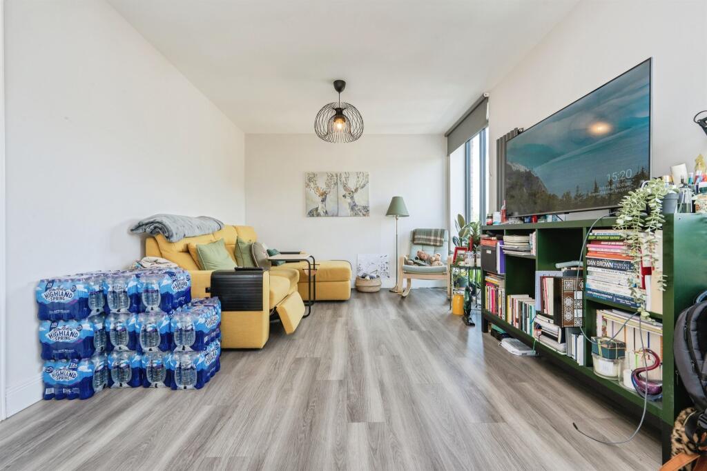 Apartment in St Albans - View 5