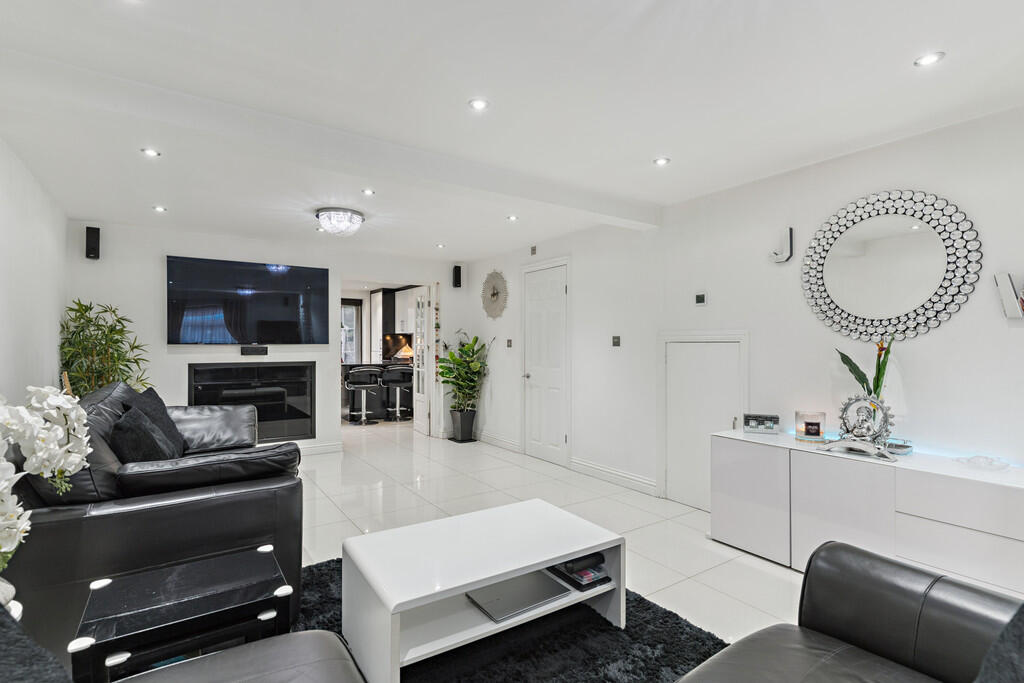 Additional image 4 of Howlands, Welwyn Garden City