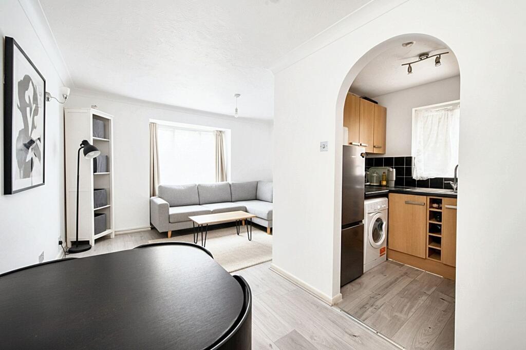 Main image of property: Marina Approach, Hayes, UB4