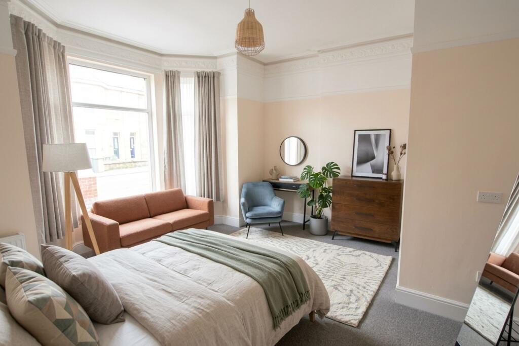 Main image of property: 66 Alma Road, Southampton, SO14