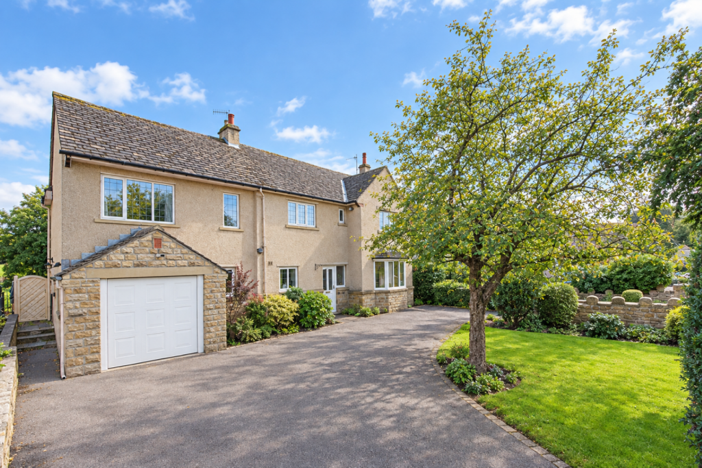 5-bed detached on Moorbeck House, Colne Road, Glusburn BD20 8RH , £550,000