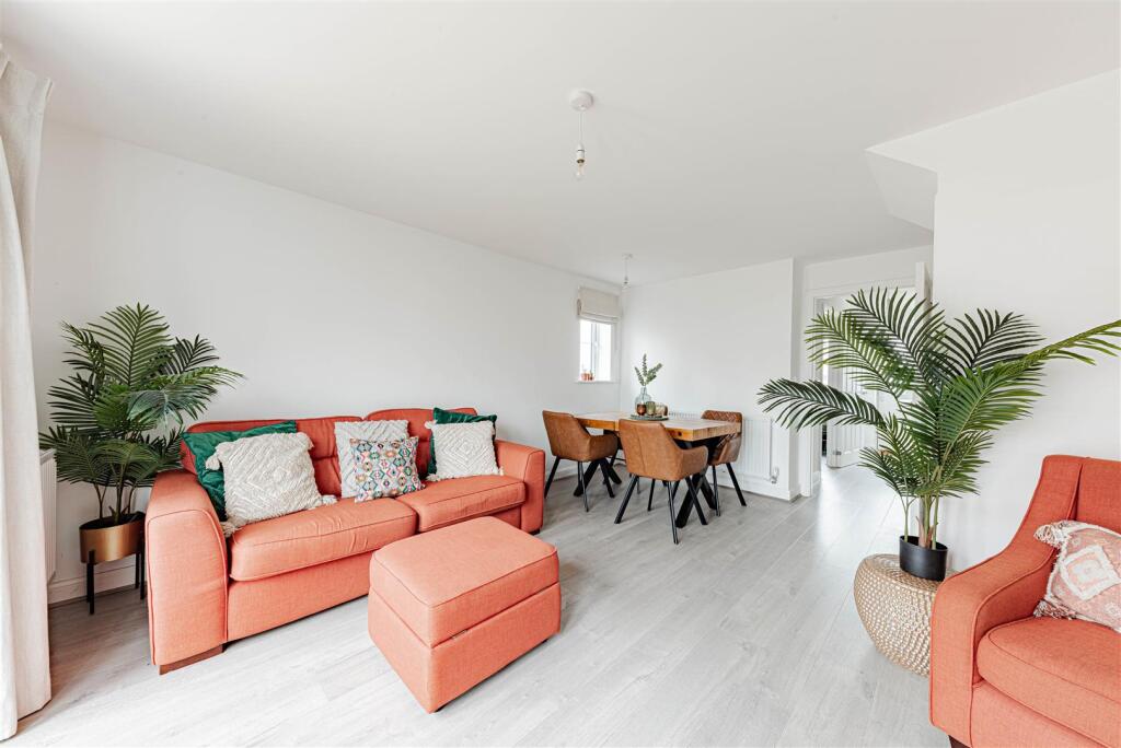 Nutwood Avenue, Broad Oak, Canterbury photo 3
