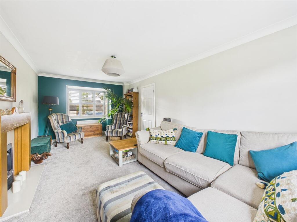 Oval Court, Littleover, Derby photo 4