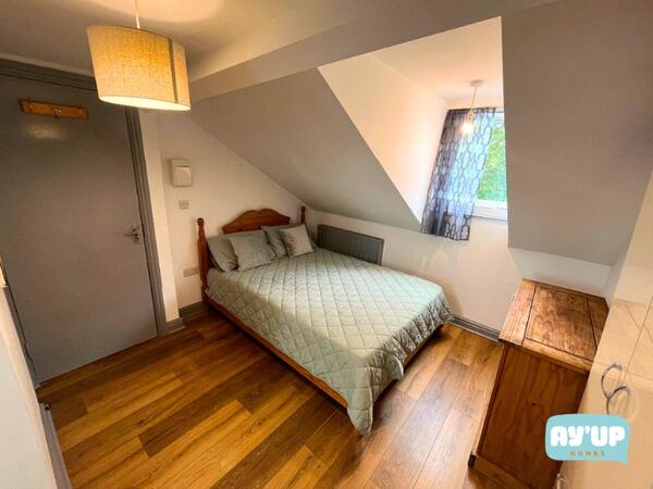 Main image of property: Room 8, 33 Kings Road, DN1 2LU