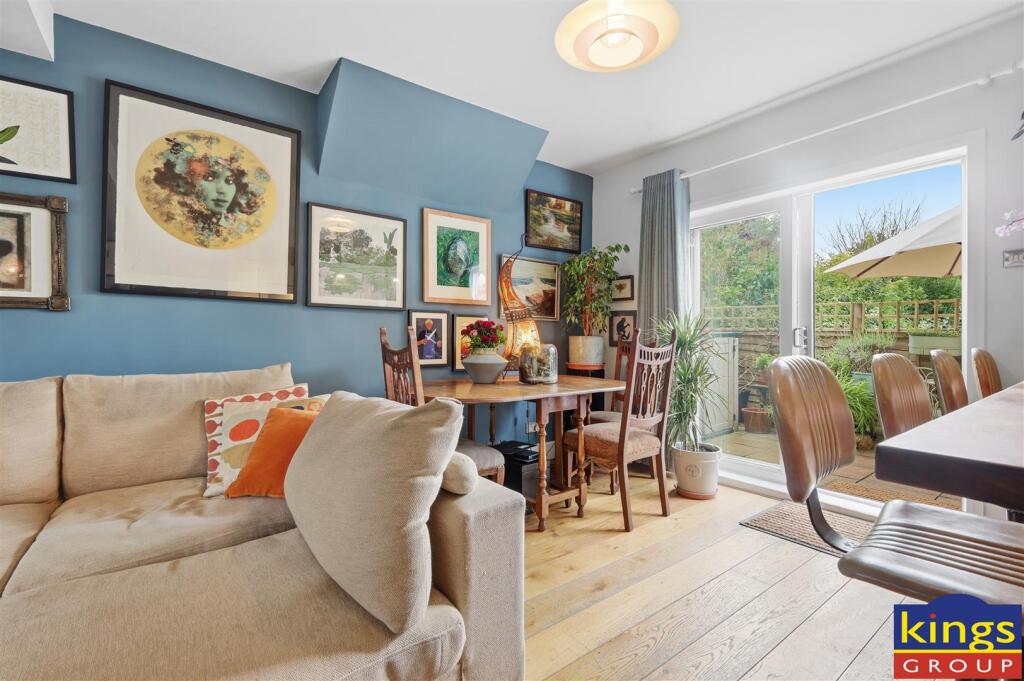 Apartment in London, Highams Park - View 5