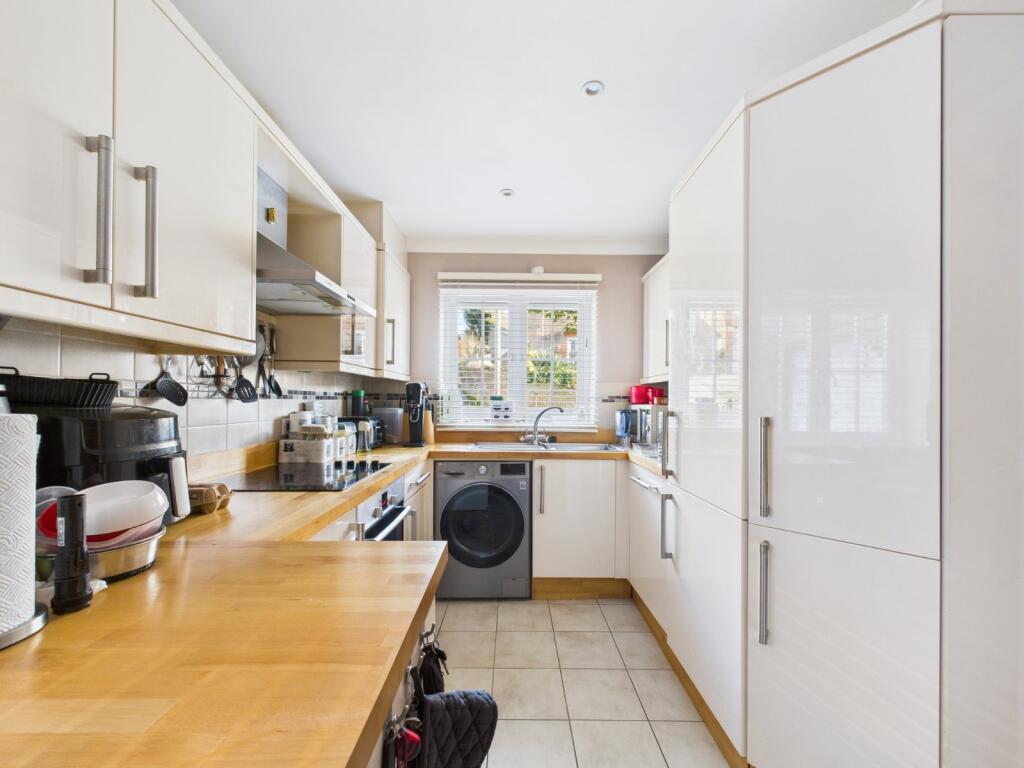 House in Hemel Hempstead, Chesham - View 2