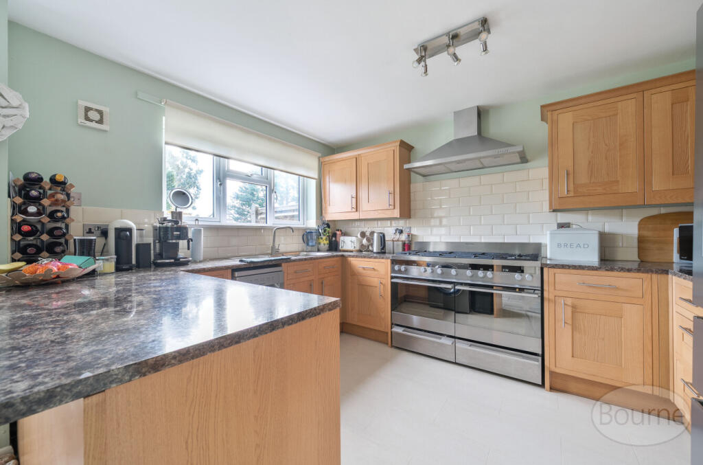 House in Guildford, Surrey - View 4
