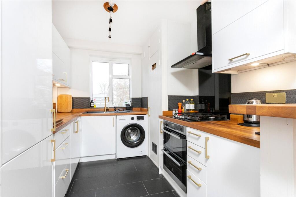 Apartment in London - More