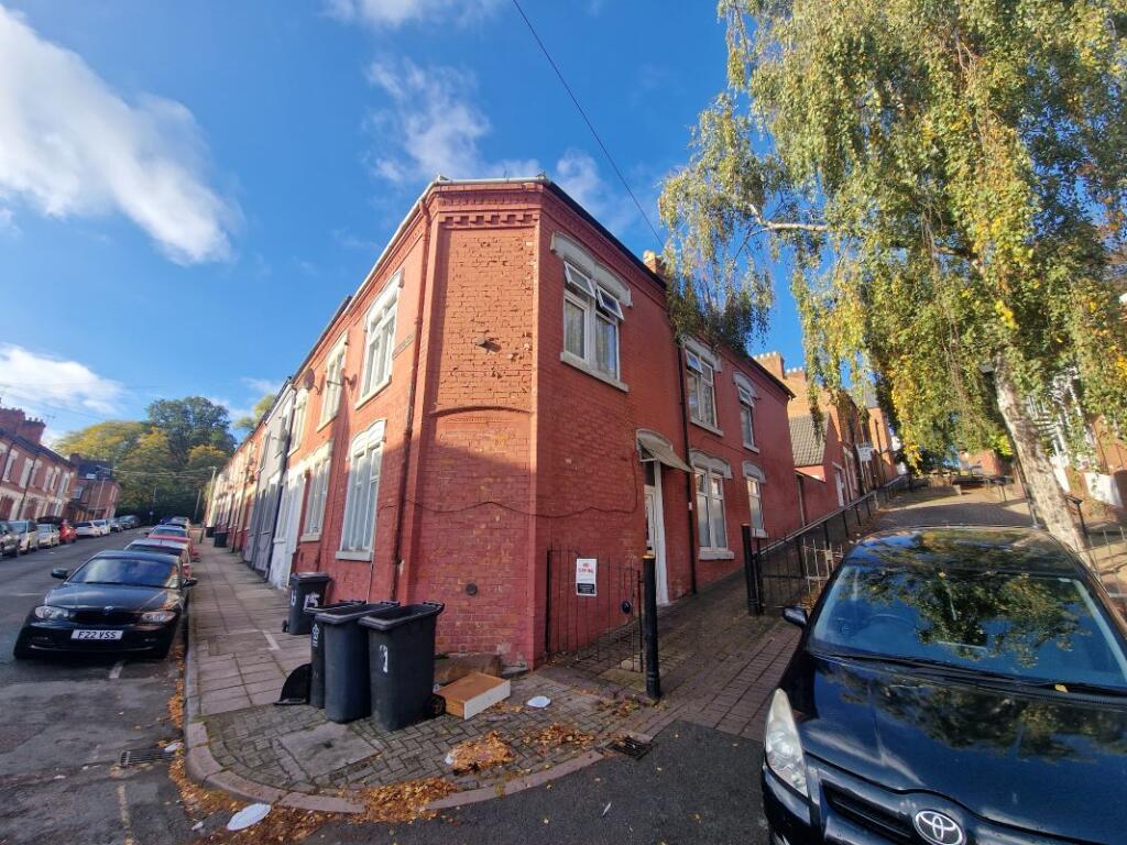 12 Granby Avenue, Highfields, Leicester, LE5 3RA photo 2