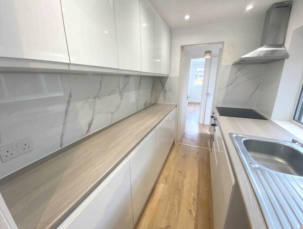 House in Watford, Hertfordshire - View 2