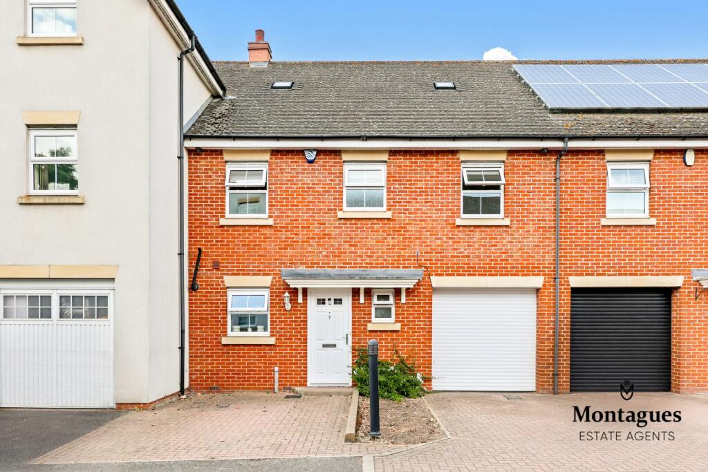 Main image of property: Woodside, Thornwood, CM16