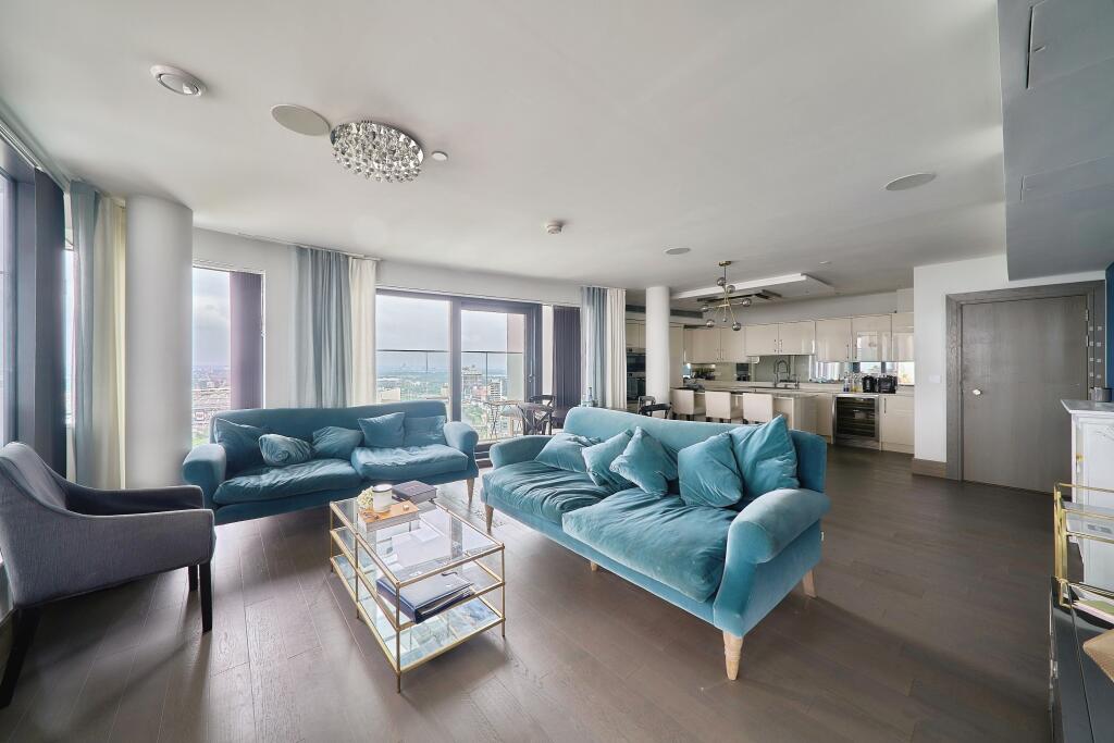 Main image of property: 90 High Street, London, E15
