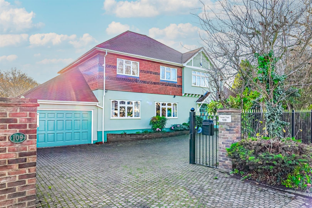 5-bed detached on Main Road, Hockley, £1,100,000