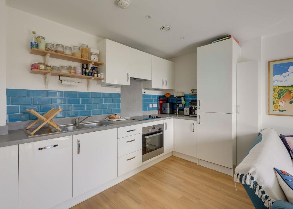 Apartment in London - More