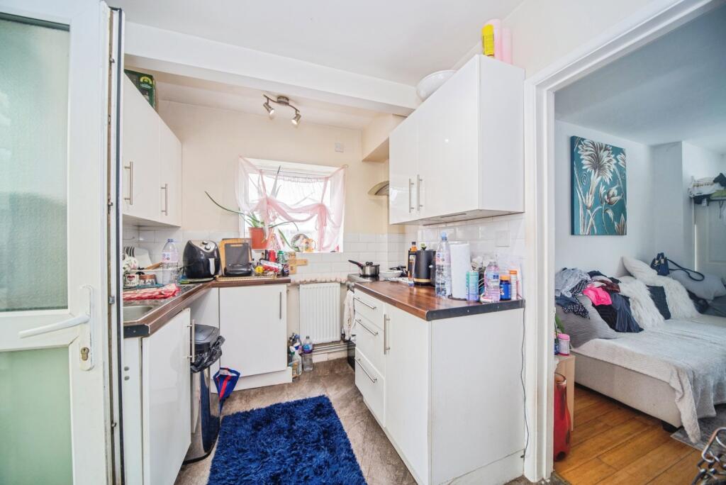 House in Southampton - View 4