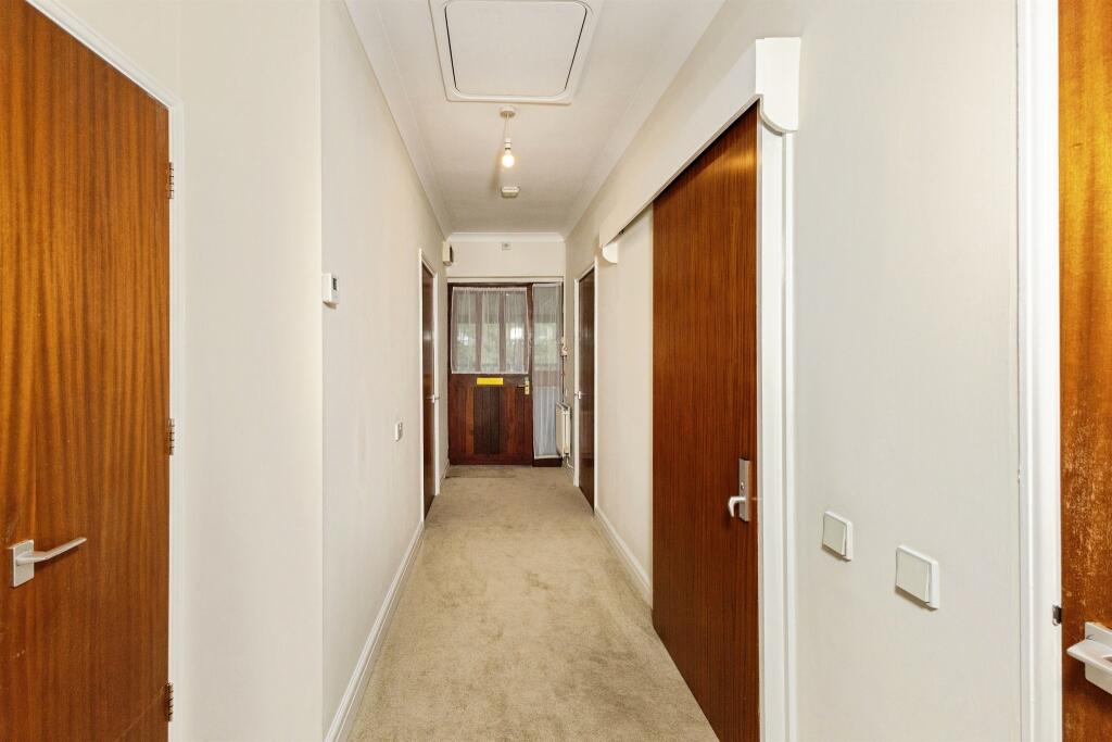 Apartment in Reading - View 5