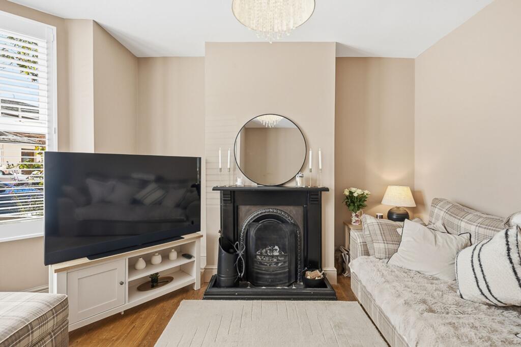 House in Worcester - View 5